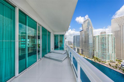 Condo in Miami, Florida, 4 bedrooms  № 1355316 - photo 17