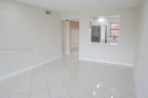 Condominio en venta en Sunrise, Florida, 1 dormitorio, 59.46 m2 № 1102998 - foto 4