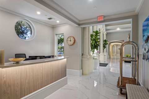 Copropriété à vendre à Palm Beach, Floride: 3 chambres, 341.88 m2 № 913763 - photo 5