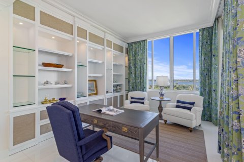 Condo in Palm Beach, Florida, 3 bedrooms  № 913763 - photo 8