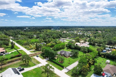 House in West Palm Beach, Florida 4 bedrooms, 196.49 sq.m. № 1411964 - photo 2