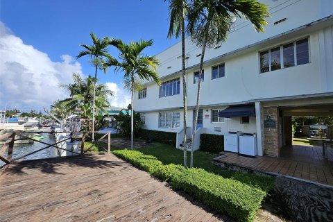 Condo in Miami Beach, Florida, 1 bedroom  № 1412003 - photo 3