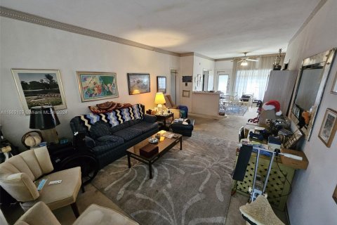 Condo in Miami Beach, Florida, 1 bedroom  № 1412003 - photo 19