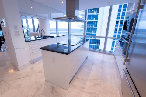 Copropriété à vendre à Sunny Isles Beach, Floride: 3 chambres, 181.72 m2 № 1370850 - photo 14