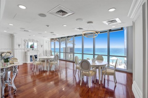 Condo in Sunny Isles Beach, Florida, 3 bedrooms  № 1370850 - photo 8