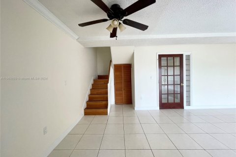 Copropriété à louer à Miami, Floride: 2 chambres, 88.07 m2 № 1370806 - photo 16