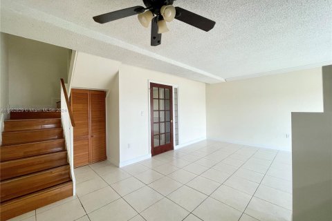 Copropriété à louer à Miami, Floride: 2 chambres, 88.07 m2 № 1370806 - photo 17