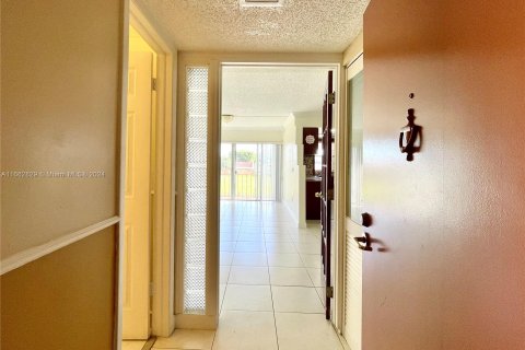 Copropriété à louer à Miami, Floride: 2 chambres, 88.07 m2 № 1370806 - photo 5