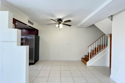 Copropriété à louer à Miami, Floride: 2 chambres, 88.07 m2 № 1370806 - photo 11