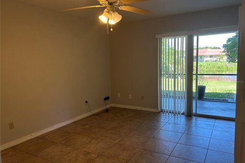 Appartement à louer à Sarasota, Floride: 2 chambres, 111.48 m2 № 1351413 - photo 5