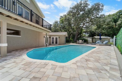 House in Tampa, Florida 4 bedrooms, 216.93 sq.m. № 1351458 - photo 18