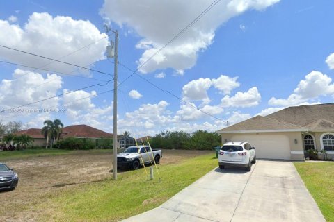 Terrain à vendre à Cape Coral, Floride № 287561 - photo 4