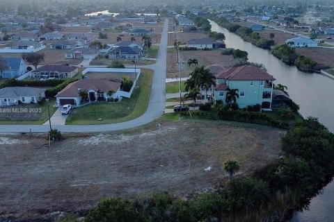 Terreno en venta en Cape Coral, Florida № 287561 - foto 5