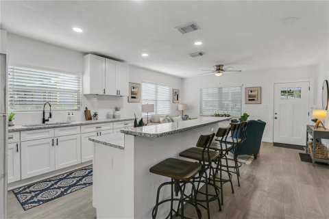 Casa en venta en Tampa, Florida, 3 dormitorios, 146.14 m2 № 1131486 - foto 13