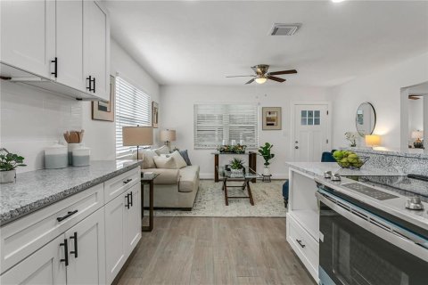 Casa en venta en Tampa, Florida, 3 dormitorios, 146.14 m2 № 1131486 - foto 16