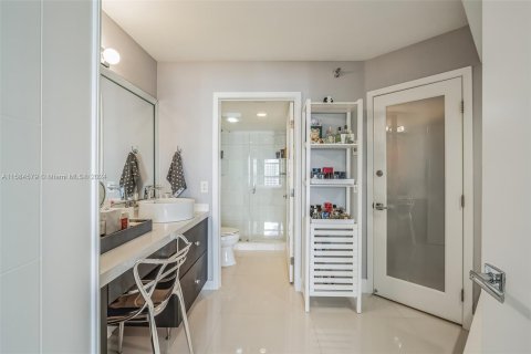 Copropriété à vendre à Aventura, Floride: 3 chambres, 159.23 m2 № 1170447 - photo 17