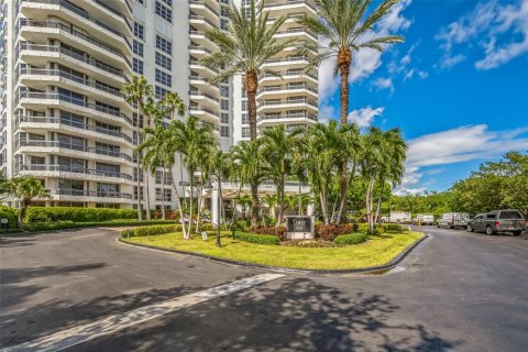 Copropriété à vendre à Aventura, Floride: 3 chambres, 159.23 m2 № 1170447 - photo 30