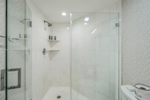 Condo in Aventura, Florida, 3 bedrooms  № 1170447 - photo 23