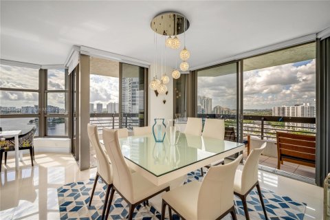 Condominio en venta en Aventura, Florida, 3 dormitorios, 159.23 m2 № 1170447 - foto 6