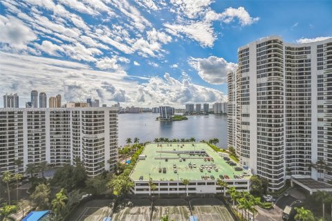 Condominio en venta en Aventura, Florida, 3 dormitorios, 159.23 m2 № 1170447 - foto 1