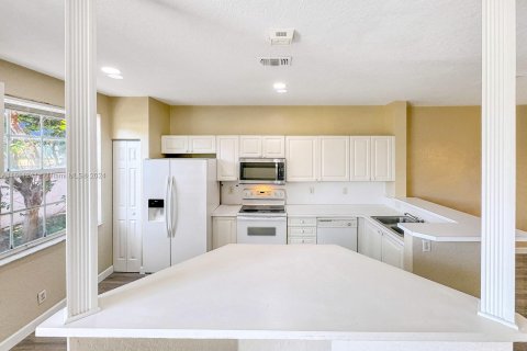 Townhouse in Sunrise, Florida 3 bedrooms, 134.15 sq.m. № 1235050 - photo 10