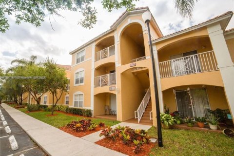 Copropriété à louer à Coconut Creek, Floride: 1 chambre, 78.6 m2 № 308147 - photo 1