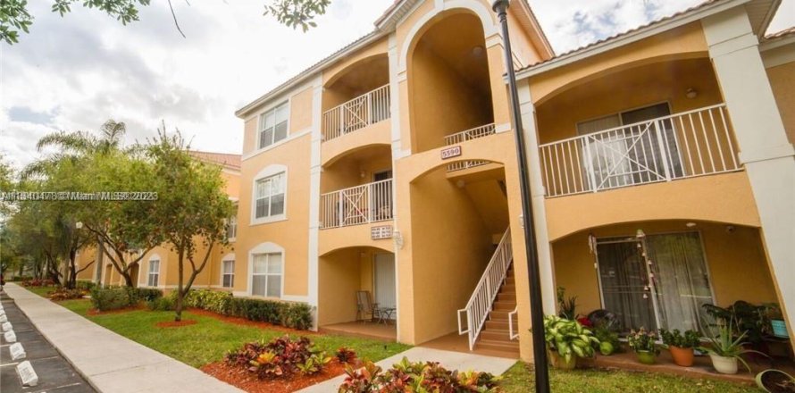 Condominio en Coconut Creek, Florida, 1 dormitorio  № 308147