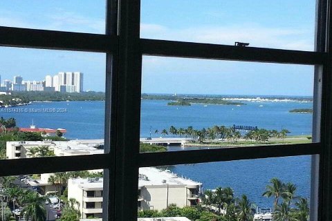 Купить кондоминиум в Норт-Майами, Флорида 2 спальни, 109.72м2, № 1136125 - фото 21