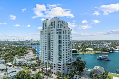 Condo in Fort Lauderdale, Florida, 3 bedrooms  № 1418260 - photo 1