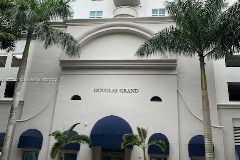 Condominio en venta en Coral Gables, Florida, 1 dormitorio, 70.33 m2 № 1403083 - foto 1