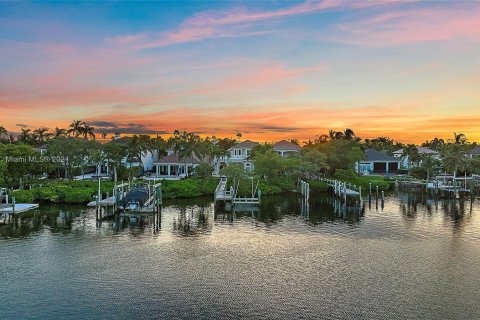 House in Jupiter, Florida 4 bedrooms, 366.03 sq.m. № 1331182 - photo 7