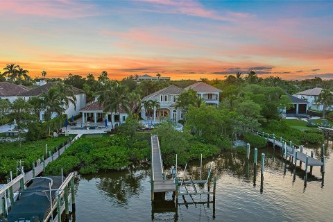 House in Jupiter, Florida 4 bedrooms, 366.03 sq.m. № 1331182 - photo 2