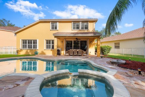 House in Weston, Florida 4 bedrooms, 260.59 sq.m. № 1347657 - photo 28