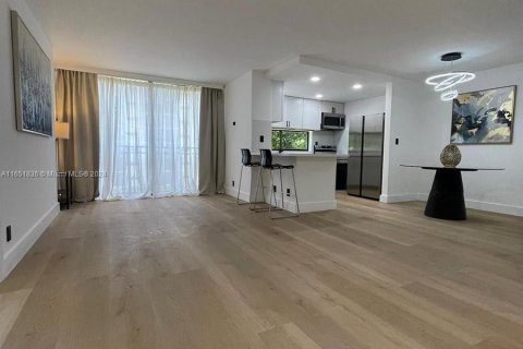 Copropriété à vendre à Sunny Isles Beach, Floride: 3 chambres, 114.27 m2 № 1347656 - photo 11