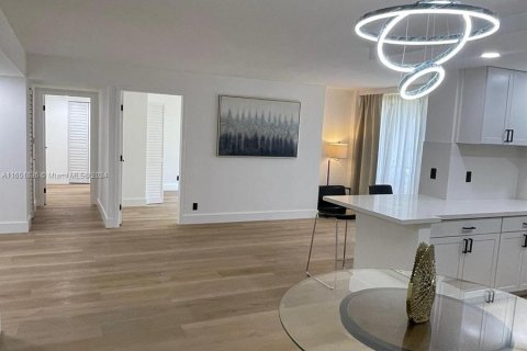 Copropriété à vendre à Sunny Isles Beach, Floride: 3 chambres, 114.27 m2 № 1347656 - photo 4