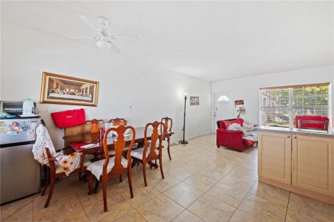 Immobilier commercial à vendre à Miami, Floride: 156.63 m2 № 1347637 - photo 5