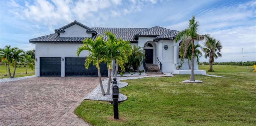 Villa ou maison à Punta Gorda, Floride 4 chambres, 229 m2 № 879875