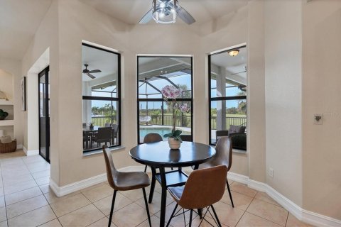 Villa ou maison à vendre à Punta Gorda, Floride: 4 chambres, 229 m2 № 879875 - photo 10