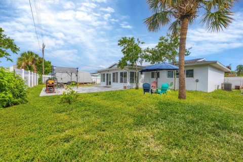 House in North Port, Florida 3 bedrooms, 158.49 sq.m. № 1252341 - photo 30