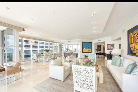 Condominio en venta en Bal Harbour, Florida, 4 dormitorios, 354.89 m2 № 1004791 - foto 2
