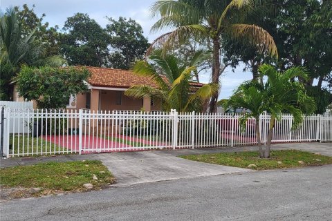 Купить коммерческую недвижимость в Майами-Шорс, Флорида 146.51м2, № 1004896 - фото 2