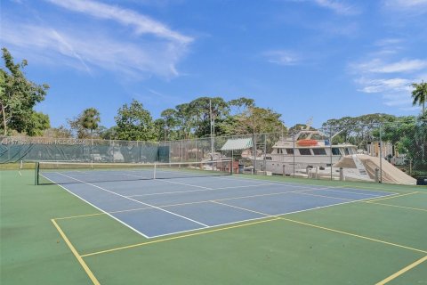 Condo in Fort Lauderdale, Florida, 1 bedroom  № 1127333 - photo 12