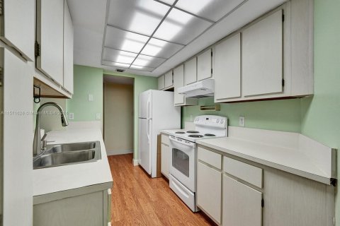 Condo in Fort Lauderdale, Florida, 1 bedroom  № 1127333 - photo 6