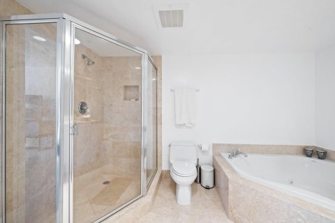 Condo in Fort Lauderdale, Florida, 2 bedrooms  № 1096635 - photo 27