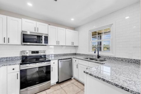 Copropriété à vendre à Tampa, Floride: 2 chambres, 85.84 m2 № 1392719 - photo 3