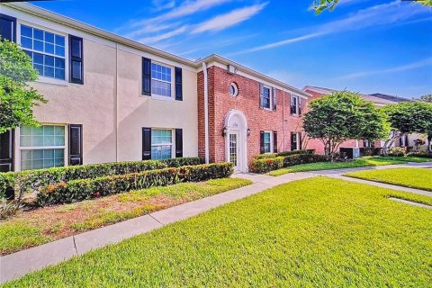 Condo in Tampa, Florida, 2 bedrooms  № 1392719 - photo 2