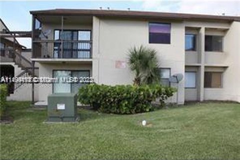 Copropriété à vendre à Miami Gardens, Floride: 2 chambres, 75.81 m2 № 884201 - photo 2