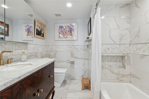 Condo in Miami Beach, Florida, 3 bedrooms  № 1404091 - photo 12