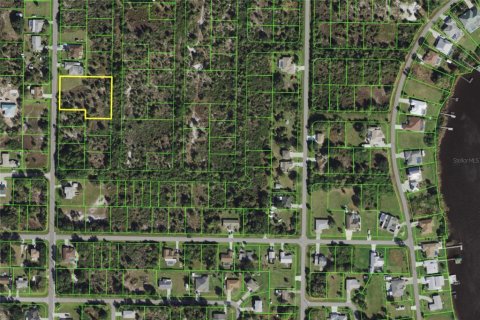 Land in Punta Gorda, Florida № 882817 - photo 1