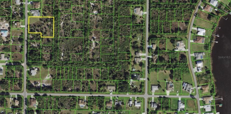 Land in Punta Gorda, Florida № 882817